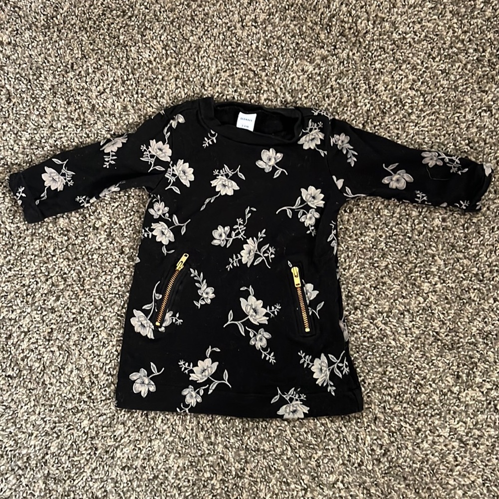 LIKE NEW-Old Navy black floral dress size 3-6 month
